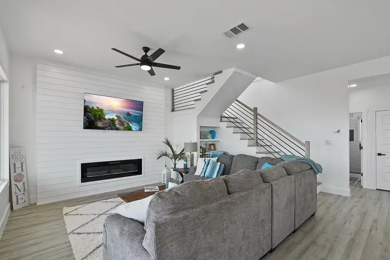 3742 Laguna interior