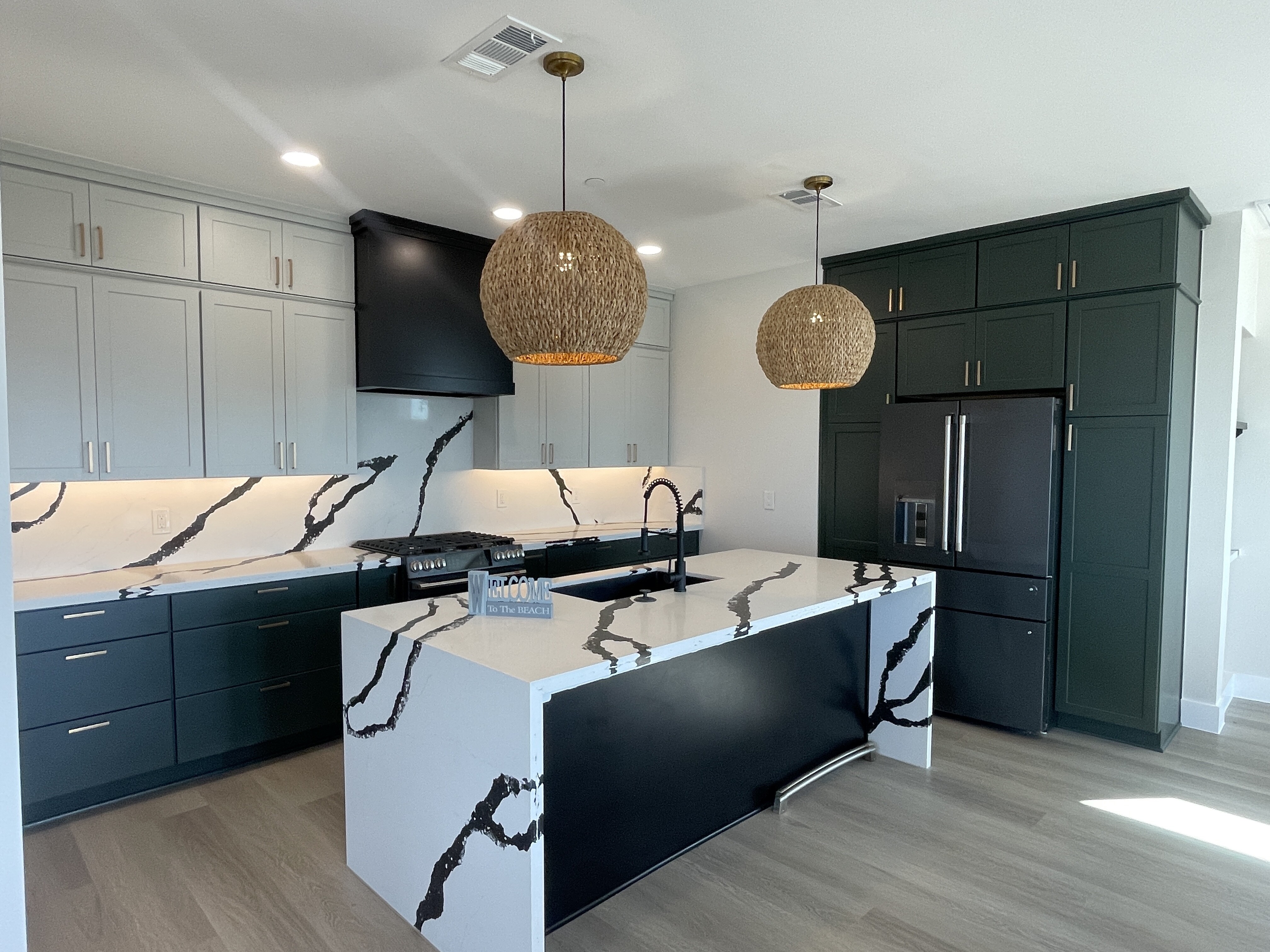 Kitchen marble island